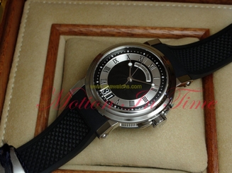 Breguet Marine Automatic Big Date Stainless Steel 39mm Black Dial 5817ST/92/5V8
