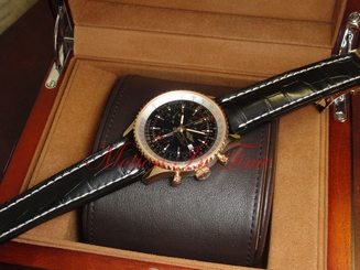  Breitling Navitimer World 18kt Rose Gold Black Dial Black Strap 