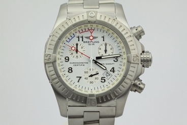 Breitling Chrono Avenger M1 Titanium Super Quartz Chronograph E73360 on Bracelet 717449302038