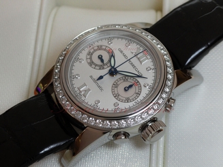 GIRARD PERREGAUX LADIES STAINLESS CHRONOGRAPH W/ DIAMOND BEZEL REF: 8046 W/ B&P