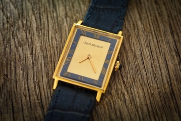 Vintage rare Jaeger le Coultre  ref 9009 18kt lapis dial insert, hand winding