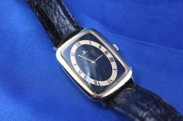 Jaeger LeCoultre Fancy Square Case 18K Yellow Gold Manual Wind Watch Ref: 9046