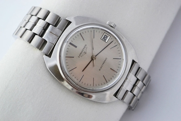 Vintage Longines Electronic Quartz Stainless Steel Mens Watch 745