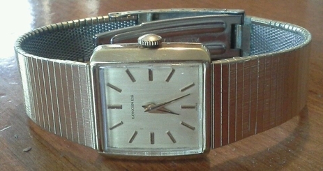 Vintage men's LONGINES 528 gold EP dress wristwatch, orginal band, runs great 3J