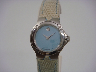 MOVADO BLUE MOP DIAL LIZARD LEATHER STRAP LADIES WATCH 0605137 PRE-OWNED.