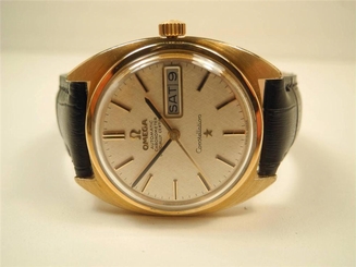VINTAGE 1969 STAINLESS STEEL/GOLD OMEGA CONSTELLATION WRISTWATCH.