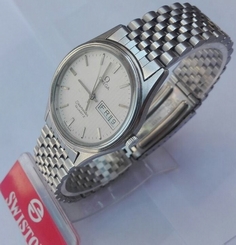 Omega Seamaster Quartz Caliber 1425 Men Swiss Watch White Dial Day Date
