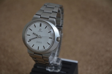 Vintage Omega Men's Stainless Steel Geneve Dynamic (Hand-winding) watch