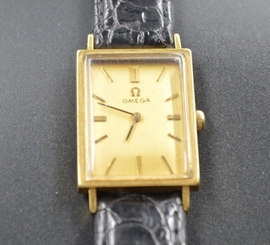 w210 18K GOLD OMEGA VINTAGE MANUAL WINED MENS WATCH 17 JEWEL