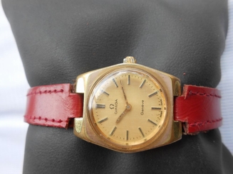 RARE VINTAGE GOLD PLATED SWISS MADE OMEGA GENEVE LADIES HAND WINDING WRISTWATCH