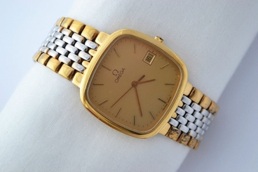 Vintage Omega Cal.1430 Gold Plated Quartz Mens Midsize Dress Watch 883