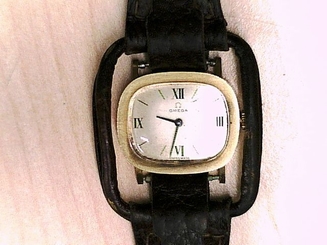 VINTAGE OMEGA SOLID 14kt GOLD MANUAL WIND WATCH Works