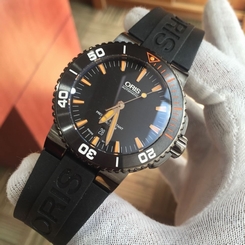 NEW! ORIS Aquis Date Men's Watch 01 733 7653 4259