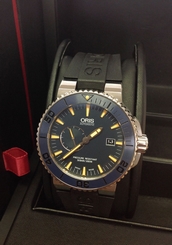 Oris Maldives Limited Edition 01 643 7654 7185 - Box & Paperwork