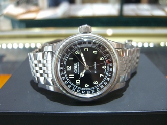 SWISS MADE ORIS WATCH 25 JEWEL AUTOMATIC PRE-OWNED BOX AND PAPERS INCLUDED