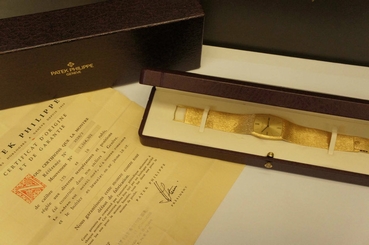 VINTAGE PATEK PHILIPPE 18K Yellow Gold Tonneau 3528/3 circa 1970 watch