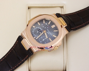 Patek Philippe Nautilus 5712R-001 MINT COMPLETE