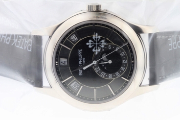 Patek Philippe 5205G Annual Calendar Moonphase 18k White Gold SEALED!!!