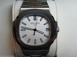 PATEK PHILIPPE NAUTILUS 5711-1A WHITE DIAL NEW BOX AND PAPERS 2016