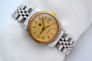 Vintage Rado Voyager Stainless Steel Automatic Ladies Petite Watch 355