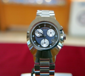 New in Box - Rado The Original Chrono Quartz R12638173 men's ,2 years guarantee