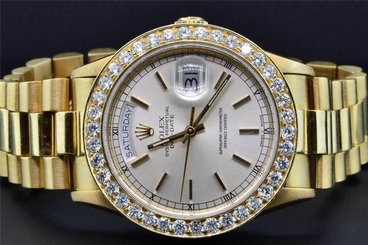 Rolex Watch President Day-Date 18K Yellow Gold Custom Diamond Watch Bezel 36mm