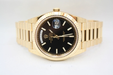  NEW ROLEX DAY DATE 228238 40MM 18K YELLOW GOLD BLACK DIAGONAL MOTIF DIAL WATCH