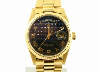 MEN'S ROLEX 18038 QUICKSET PRESIDENT DAY DATE 18KT GOLD PYRAMID DIAL WATCH