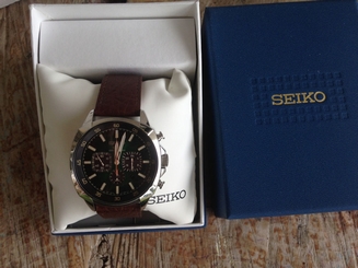 New Seiko SSC513 Solar Chronograph Brown Leather Strap Green Dial Men's Watch