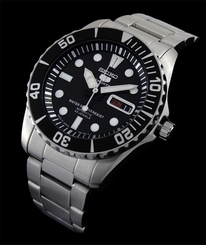  NEW MEN'S SEIKO SEA URCHIN 23 JEWEL AUTOMATIC 100M SPORTS WATCH SNZF17J1
