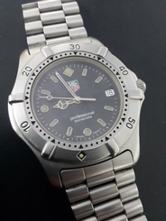 Tag Heuer Professional 2000 series 200 meters WE1110-R men's diver watch