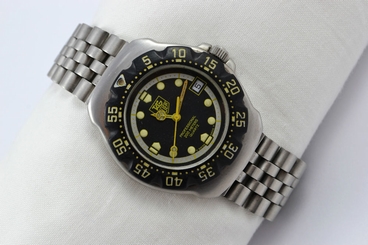 Vintage Tag Heuer F1 Stainless Steel Quartz Mens Midsize Watch 893