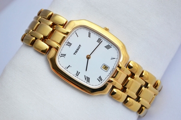 Vintage Tissot Gold Plated Quartz Roman Dial Mens Watch 210