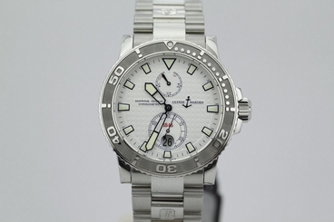 Ulysse Nardin Marine Diver Silver Dimple Dial 263-33-7 on Bracelet Unworn
