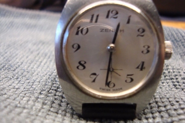 VINTAGE LADIES SUPERB ZENITH HAND WIND WATCH  NO DAMAGE STUNNING CONDITION