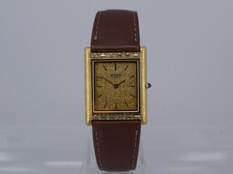 SWISS Rado gold sand dial quartz Gold plated sapphire stone women dressing watch