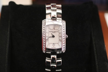 Baume & Mercier Hampton Milleis Acier Diamond Case Large Ladies 65504 MINT