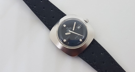 VINTAGE OMEGA DYNAMIC BLACK DIAL DATE AUTOMATIC LADIES WATCH