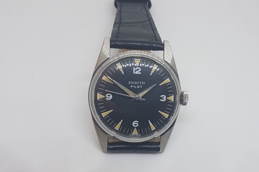 RARE USED 60'S ZENITH PILOT BLACK DIAL MANUAL WIND MAN'S WATCH