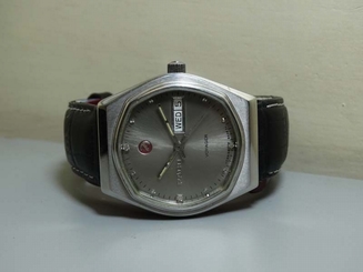 VINTAGE Rado Voyager AUTOMATIC DAY DATE SWISS Made Wrist WATCH e767 Old ANTIQUE