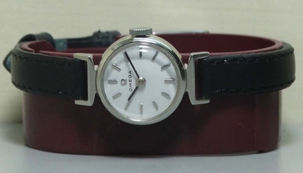 Ladies VINTAGE OMEGA Winding SWISS Made WRIST WATCH r463 Old used antique