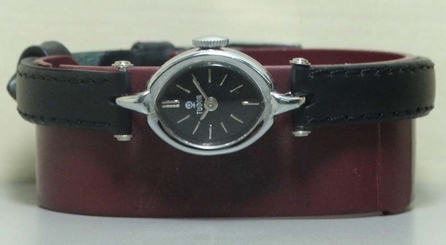 Ladies VINTAGE Tudor Winding SWISS Made WRIST WATCH r461 Old used antique