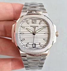 Patek Philippe Nautilus Ladies 7118/1A-010 PF Stainless Steel White Dial Swiss 324SC